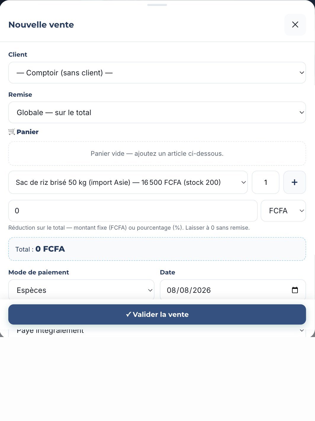 Écran « Nouvelle vente » de Commerce 360° : choix du client, panier, total en FCFA et mode de paiement.